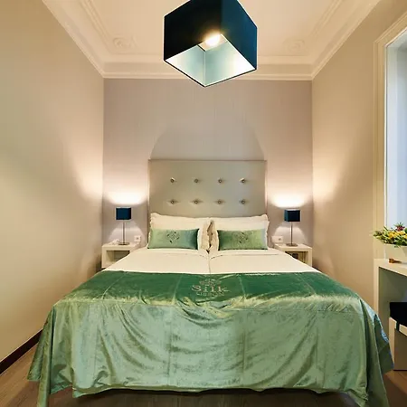 Silk Nocleg ze śniadaniem 4*