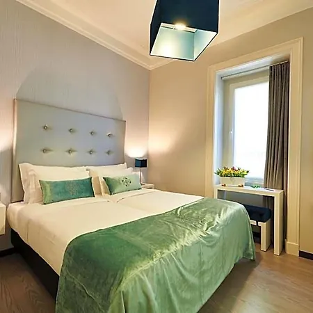 Oda ve Kahvaltı Silk 4*