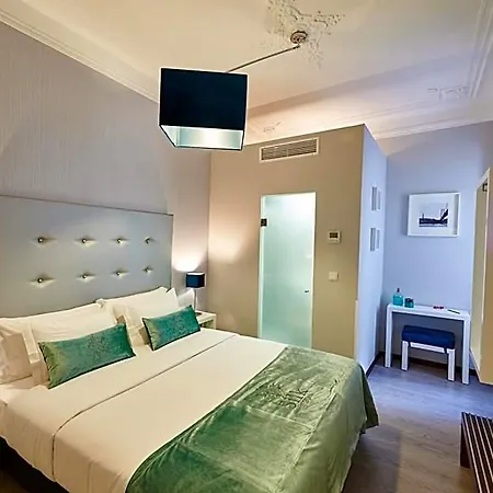 Oda ve Kahvaltı Silk 4*