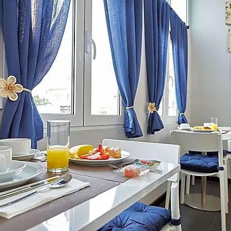 Silk Oda ve Kahvaltı 4*