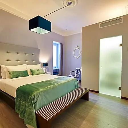 Silk Oda ve Kahvaltı 4*