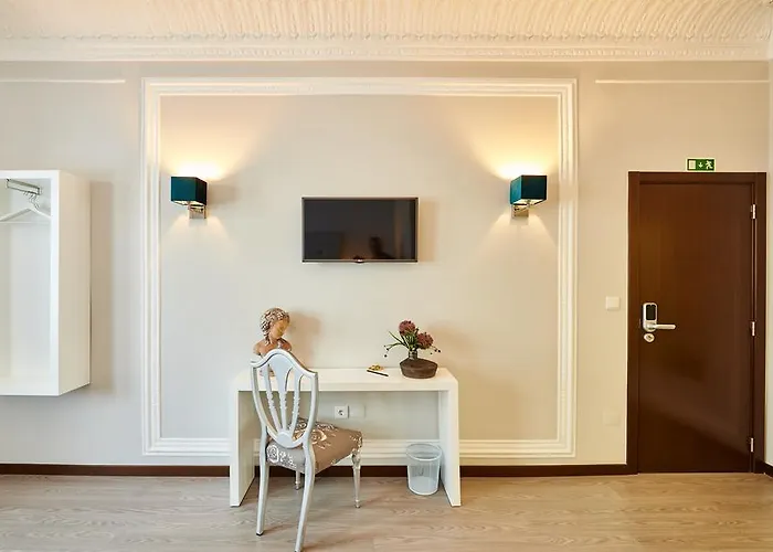 Silk Oda ve Kahvaltı 4*