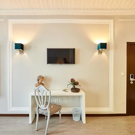 Silk Bed & Breakfast 4*